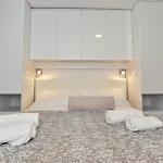 Seaside Oasis On Island With Private Pool And Ocean Views Вилла Вир