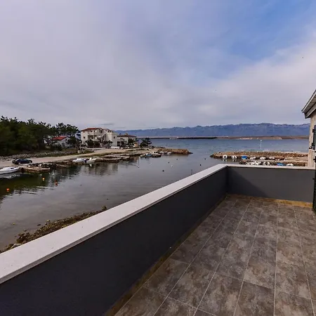Seaside Oasis On Island With Private Pool And Ocean Views *
