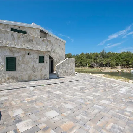 Villa Seaside Oasis On Island With Private Pool And Ocean Views *