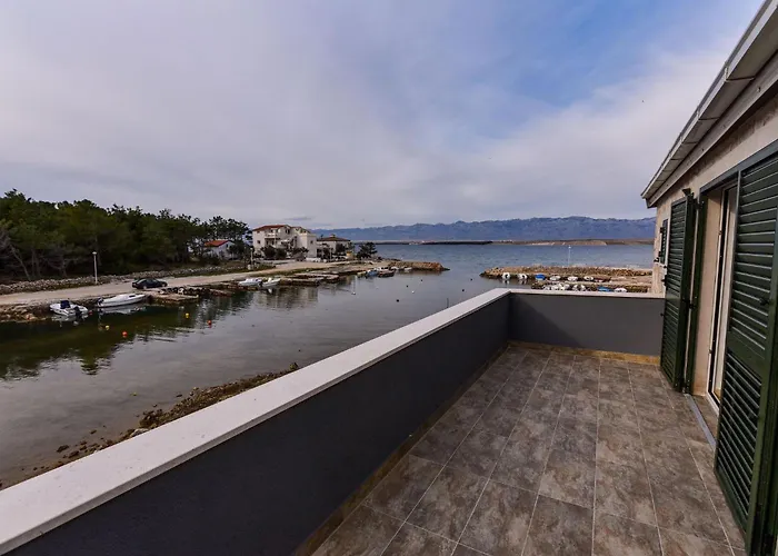 Seaside Oasis On Island With Private Pool And Ocean Views *