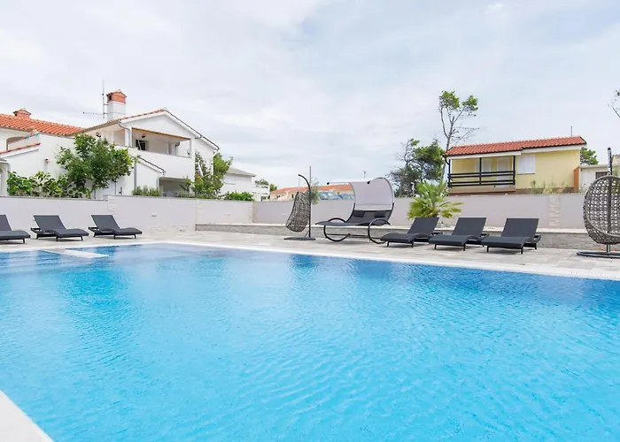 Seaside Oasis On Island With Private Pool And Ocean Views